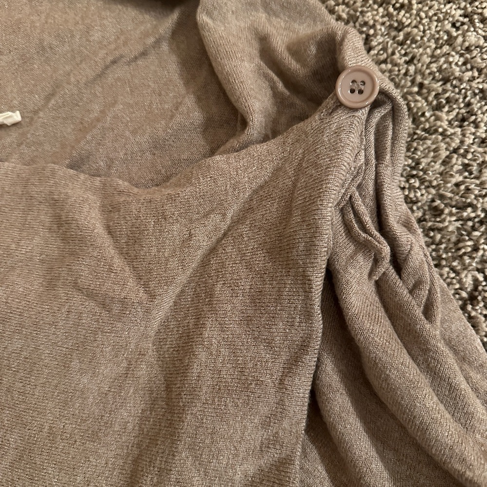 Lovestitch poncho size small - Picture 4 of 4